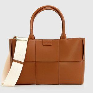 BELLE & BLOOM Long Way Home leather tote: CAMEL*Like NEW*